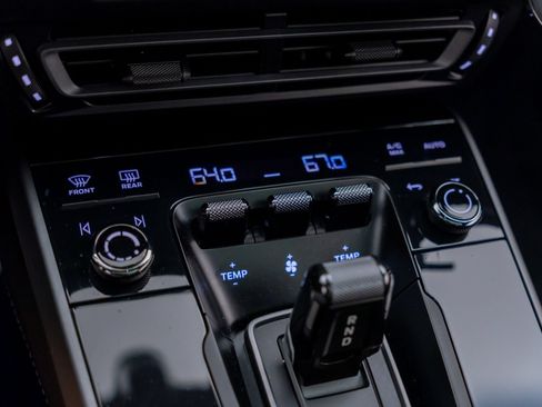 Certified 2022 Porsche 911 Carrera 4 AWD/4WD image 23