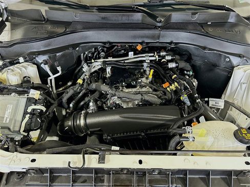 Used 2025 Ford Explorer Active w/ Active Comfort Package image 29