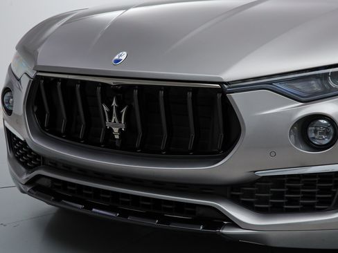 Certified 2022 Maserati Levante GT AWD/4WD image 9