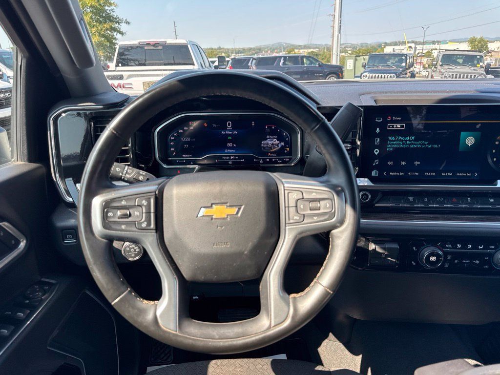 Used 2025 Chevrolet Silverado 2500 LT w/ Convenience Package AWD/4WD image 19