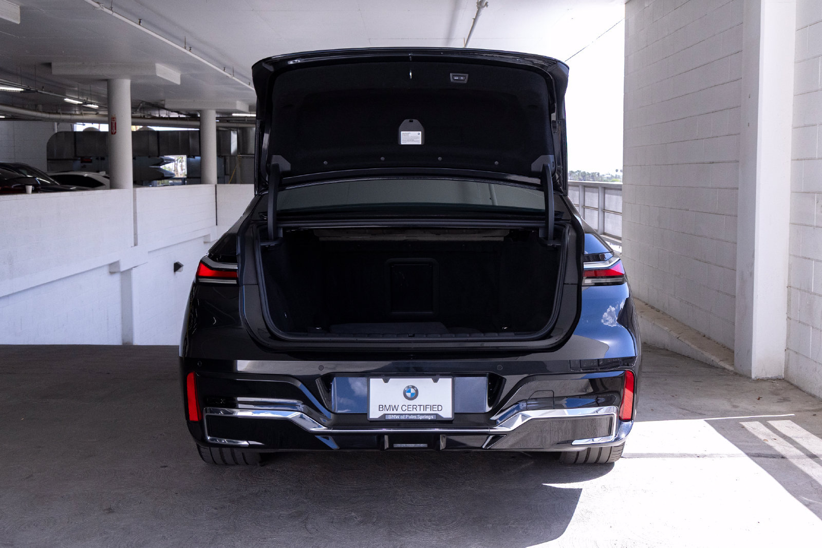 Used 2024 BMW i7 M70 w/ Premium Package AWD/4WD image 25