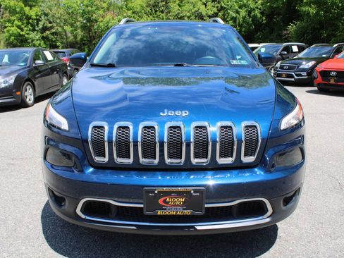 Used 2018 Jeep Cherokee Limited AWD/4WD image 3
