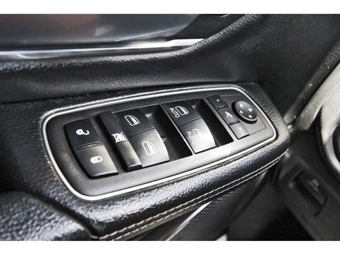 Used 2024 RAM 1500 Laramie AWD/4WD image 19