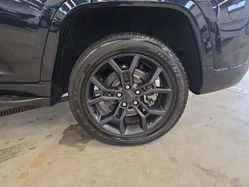 Used 2023 Jeep Grand Cherokee 30th Anniversary image 11