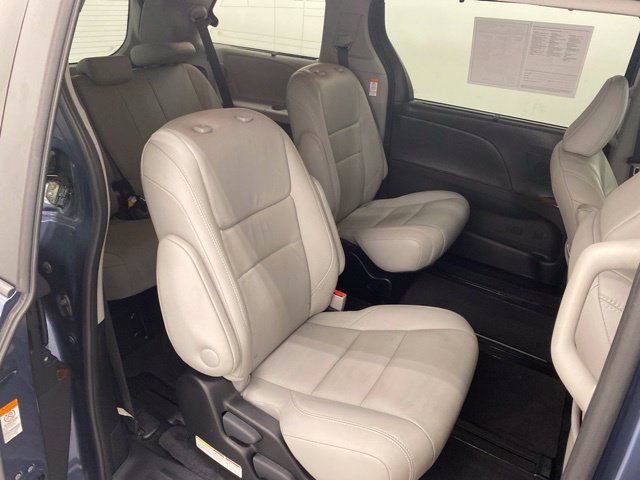 Used 2017 Toyota Sienna Limited Premium AWD/4WD image 35