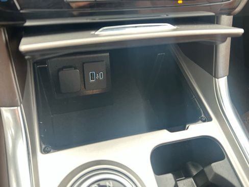 Used 2024 Ford Explorer King Ranch w/ Technology Package image 47