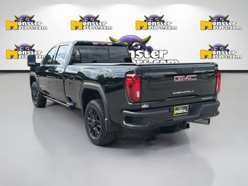 Used 2022 GMC Sierra 2500 Denali w/ Denali Black Diamond Edition AWD/4WD image 7