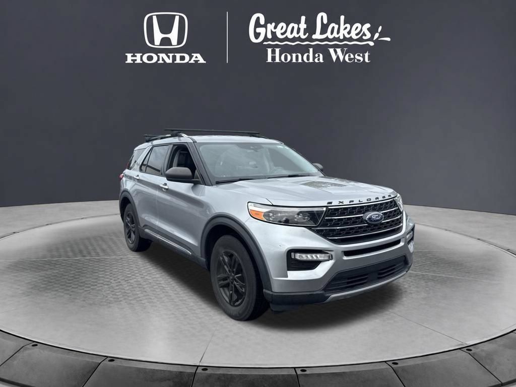 Used 2021 Ford Explorer XLT w/ Equipment Group 202A AWD/4WD image 5