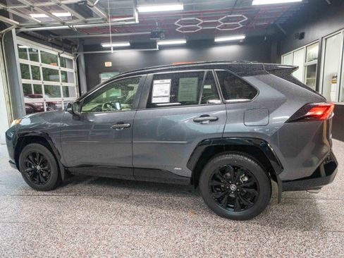 Used 2022 Toyota RAV4 XSE AWD/4WD image 2