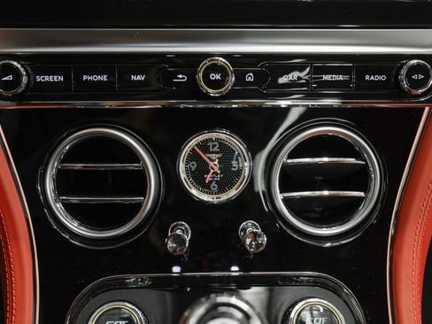 Used 2025 Bentley Continental GT AWD/4WD image 24