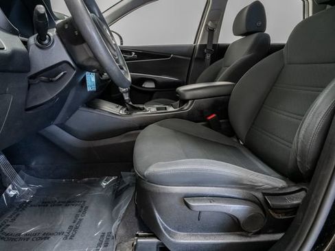 Used 2019 Kia Sorento L FWD image 11