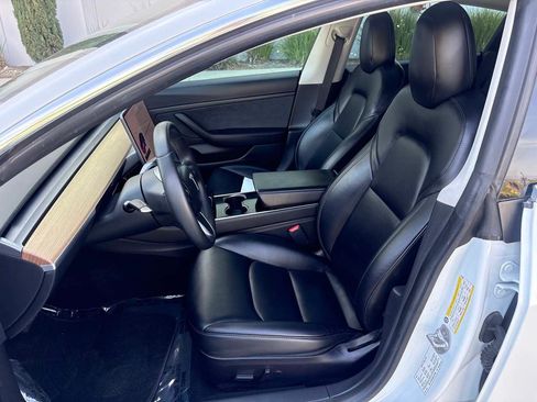 Used 2020 Tesla Model 3 Standard Range Plus RWD image 18