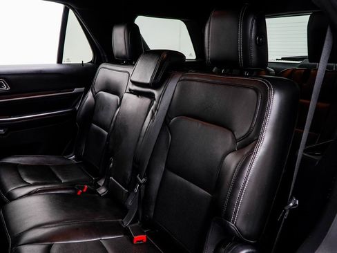 Used 2018 Ford Explorer Limited w/ Ford Safe & Smart Package image 39