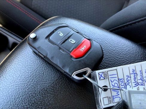 Used 2018 Jeep Wrangler Unlimited Rubicon image 14