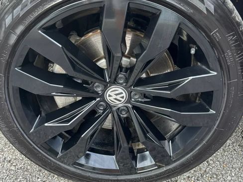 Used 2021 Volkswagen Tiguan SE R-Line FWD image 27