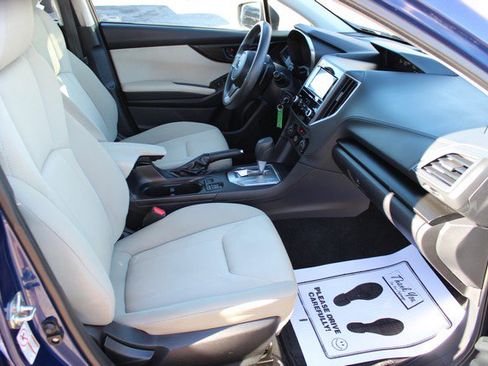 Used 2017 Subaru Impreza 2.0i Premium image 12
