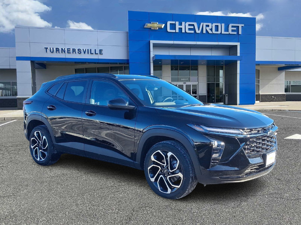 Used 2026 Chevrolet Trax RS w/ Driver Confidence Package FWD image 2