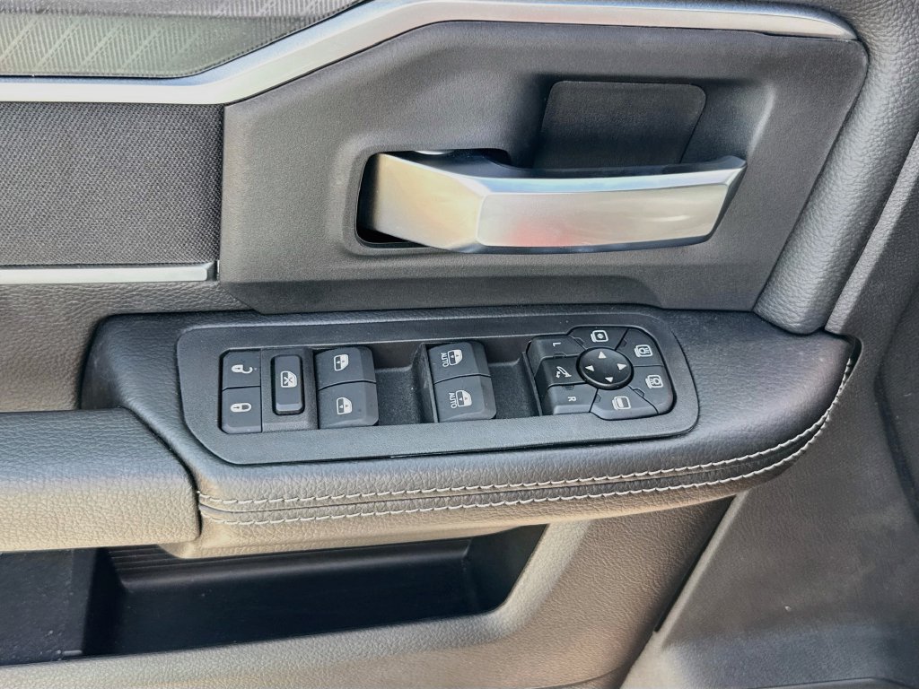 New 2026 RAM 3500 Big Horn AWD/4WD image 18