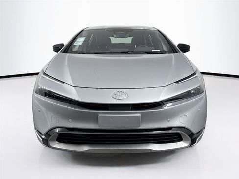 Certified 2025 Toyota Prius Plug-In Hybrid image 9