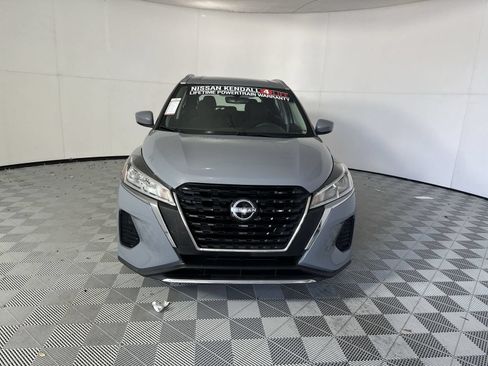 Certified 2022 Nissan Kicks SV w/ Interior Electronics Package FWD image 3
