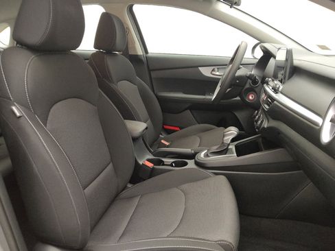 Used 2024 Kia Forte LXS w/ LXS Technology Package image 21