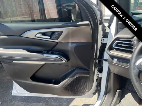 Used 2025 Chevrolet Traverse LT w/ Sun and Wheel Package image 8