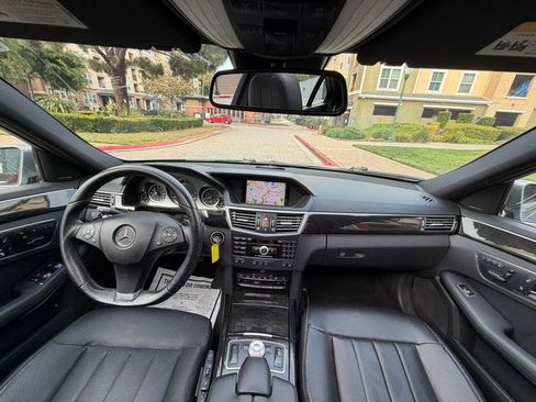 Used 2010 Mercedes-Benz E 550 Sedan image 47