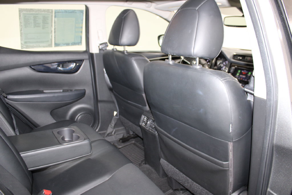 Used 2019 Nissan Rogue Sport SL w/ Premium Package FWD image 25