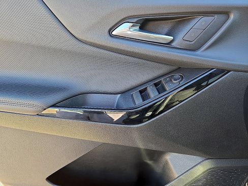 Used 2025 Chevrolet Equinox LT FWD image 20
