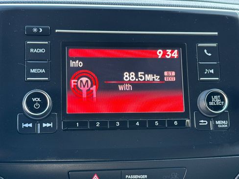 Used 2019 Honda Pilot LX image 22