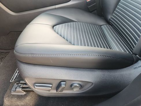 New 2026 Toyota Highlander XSE image 18