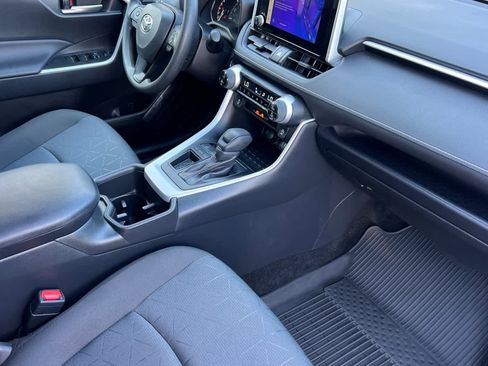 Used 2025 Toyota RAV4 XLE FWD image 17