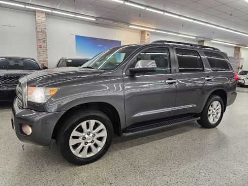 Used 2013 Toyota Sequoia Platinum image 1