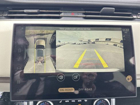 Used 2023 Land Rover Range Rover SE image 35