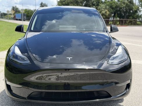 Used 2023 Tesla Model Y Long Range AWD/4WD image 8