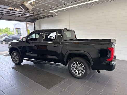 Used 2022 Toyota Tundra SR5 AWD/4WD image 5