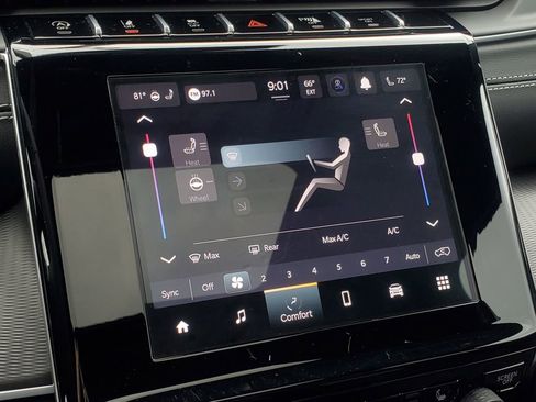 Used 2024 Jeep Grand Cherokee Altitude image 23