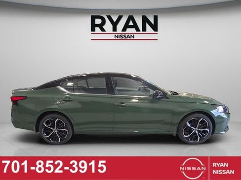 New 2026 Nissan Altima 2.5 SR w/ SR Premium Package AWD/4WD image 6