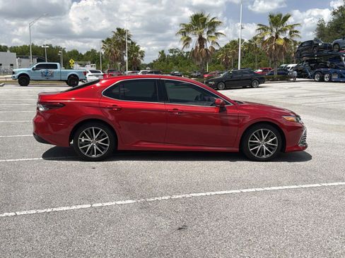 Used 2023 Toyota Camry XLE w/ Navigation Package FWD image 3