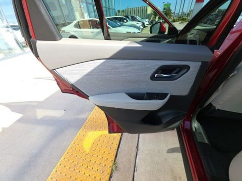 Used 2023 Nissan Rogue SV FWD image 22