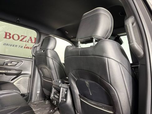 Used 2020 RAM 1500 Limited w/ Black Appearance Package AWD/4WD image 19
