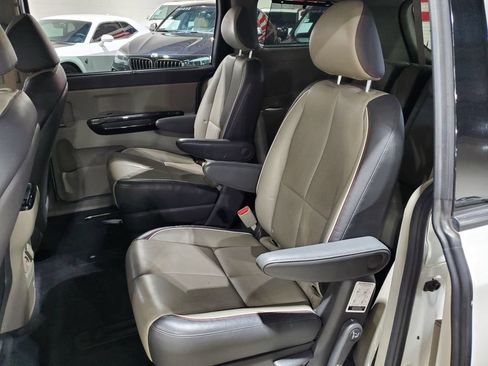 Used 2016 Kia Sedona SX FWD image 22