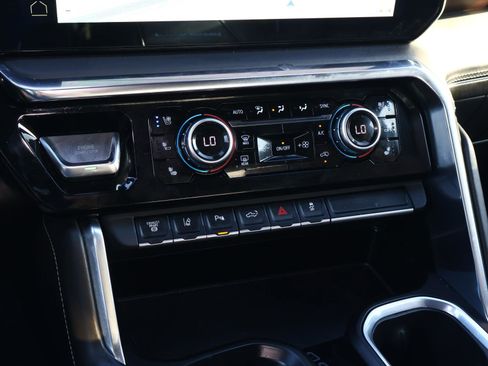 Used 2024 GMC Sierra 3500 Denali Ultimate image 28