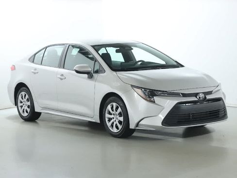 Used 2023 Toyota Corolla LE FWD image 9