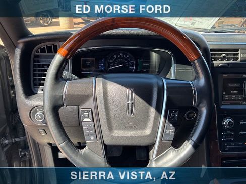 Used 2015 Lincoln Navigator 2WD image 38