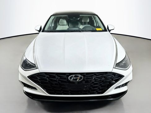Used 2023 Hyundai Sonata Limited FWD image 2