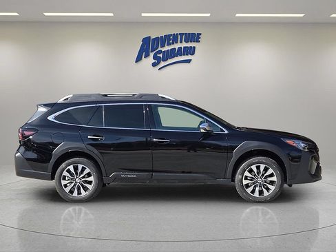 Certified 2025 Subaru Outback Touring AWD/4WD image 12