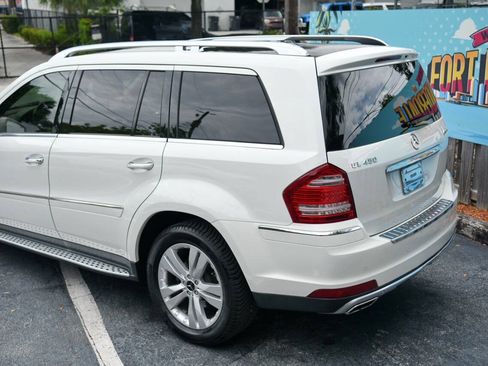 Used 2011 Mercedes-Benz GL 450 4MATIC image 10