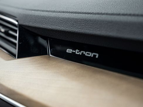 Certified 2024 Audi Q8 e-tron Premium Plus image 11