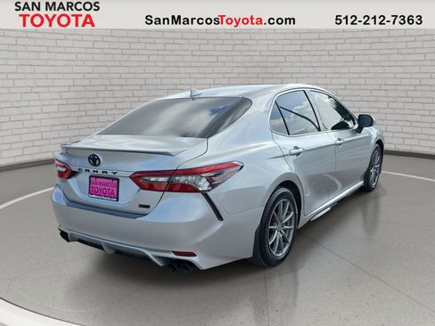 Used 2022 Toyota Camry XSE FWD image 6